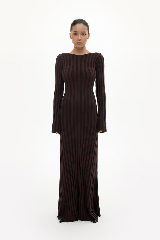Шоколадна сукня максі з відкритою спиною