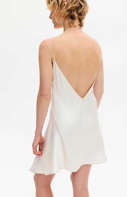 Сукня молочна