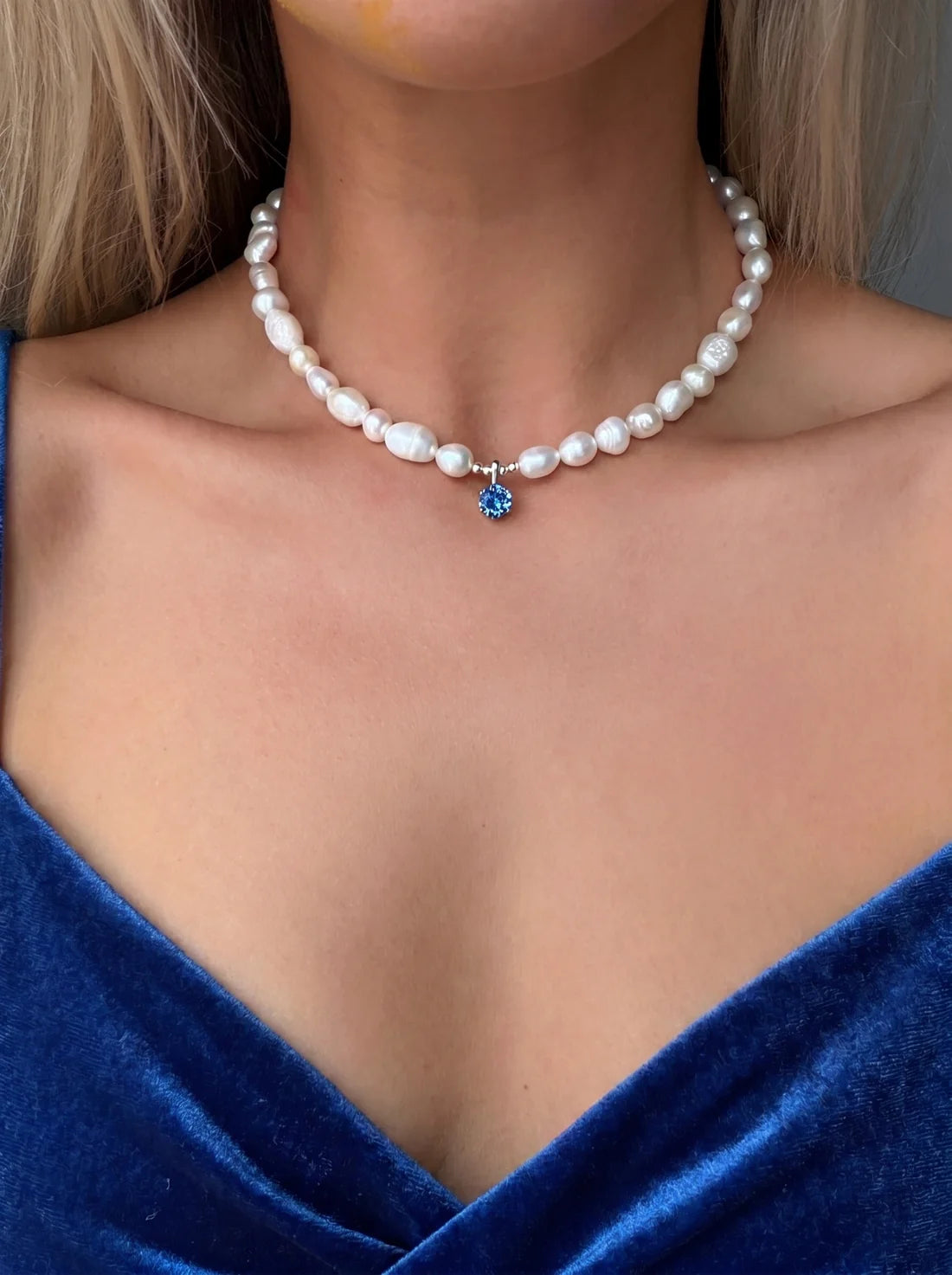 ROTERSAND Кольє SAPPHIRE (перлини з синім каменем)